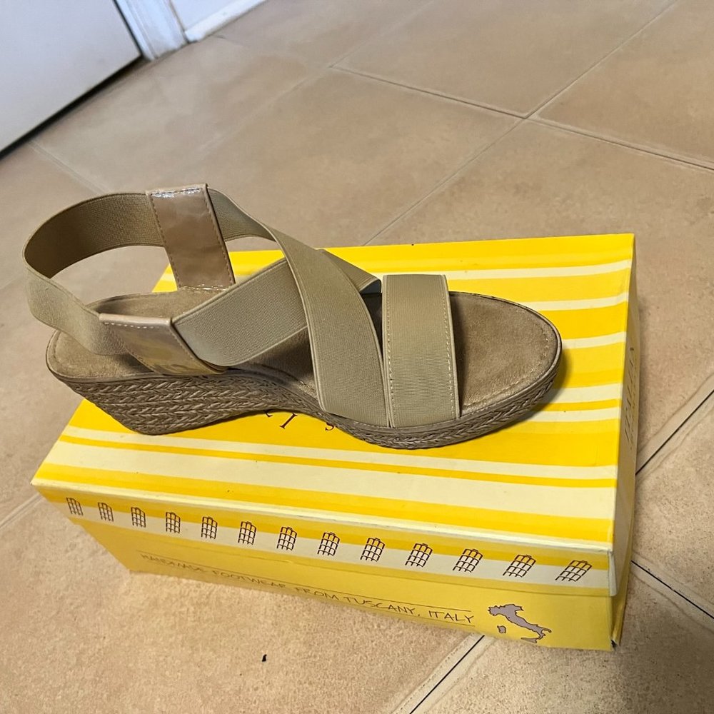 NWT! Italian Shoemaker Crisscross Wedge - Size 8.5